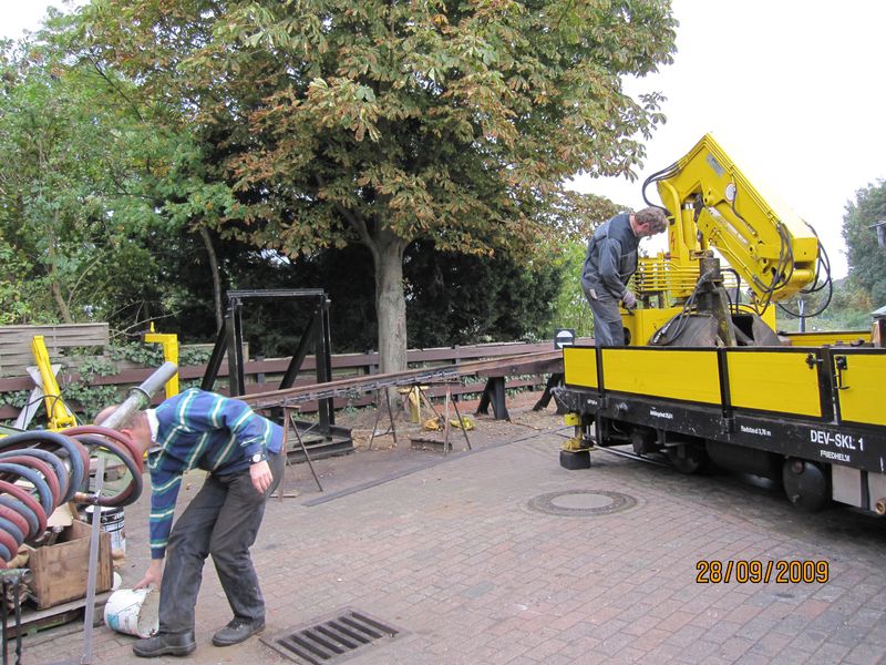 2009-09-28, Museumsbahn Weichenbau026.JPG